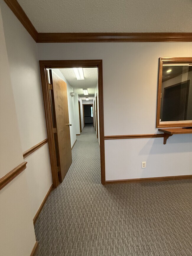 Foto del edificio - 1010 N University Blvd