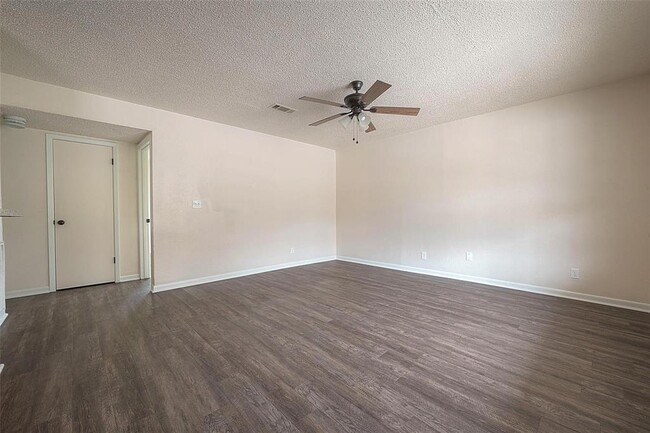 Foto del edificio - 8430 Round Rock Dr