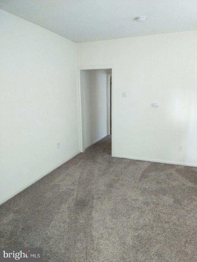 Foto del edificio - 1917 W High St