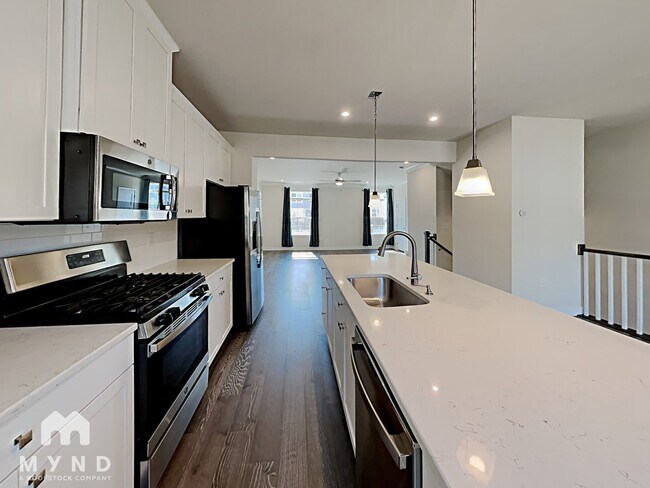 Building Photo - 206 Tamworth Creek