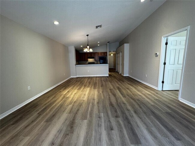 Foto del edificio - 12388 NE 48th Loop