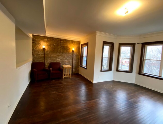 Foto del edificio - 9041 S Muskegon Ave