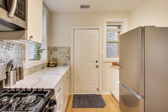 Foto del edificio - 600 N La Grange Rd