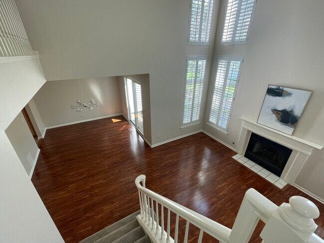 Foto del edificio - 121 Pembroke Cir