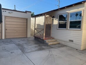 Building Photo - 4832 Kansas St