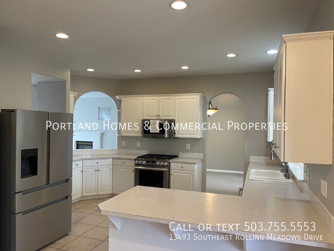 Building Photo - 13493 SE Rolling Meadows Dr