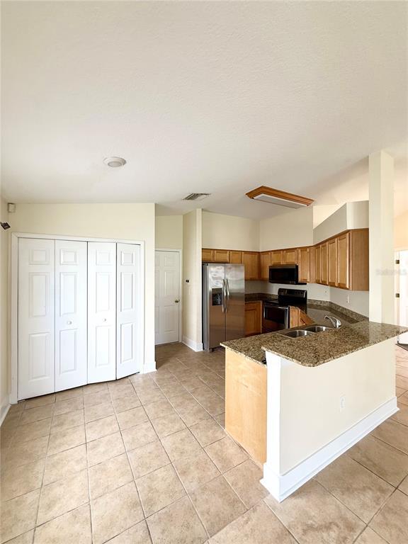 Building Photo - 7731 Carriage Pointe Dr