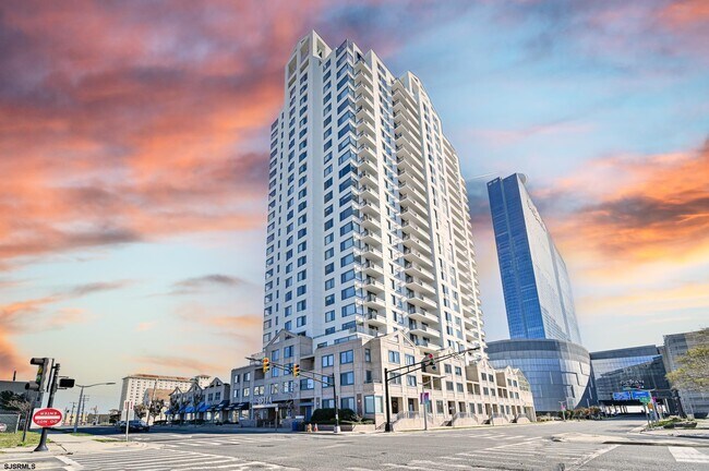 Building Photo - 526 Pacific Ave