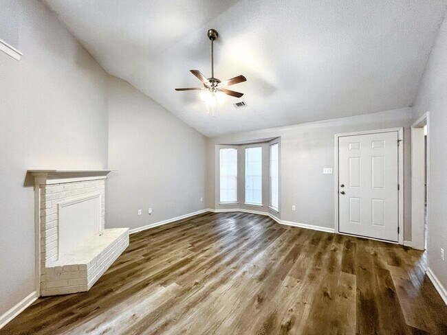 Foto del edificio - 7611 Lilly Dr