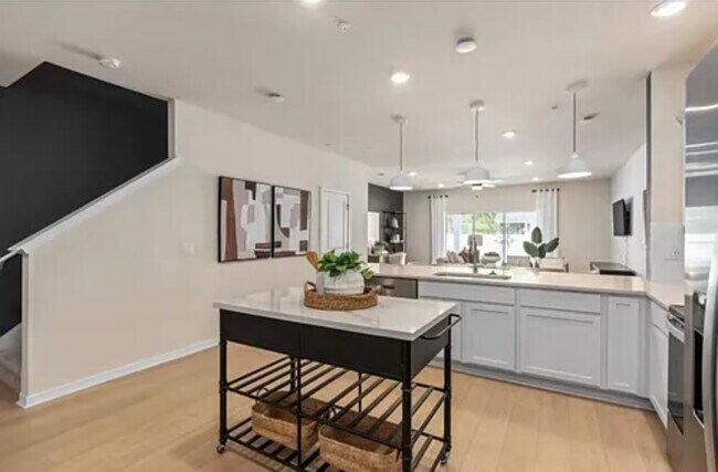 Foto del edificio - 2752 Bright Bird Ln