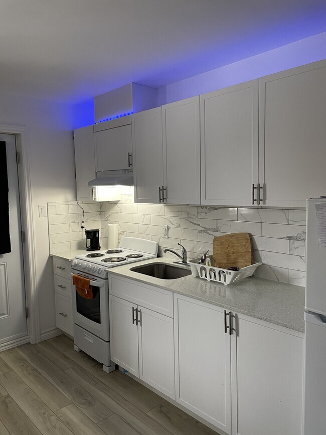 Photo du bâtiment - 630 Cummings Ave