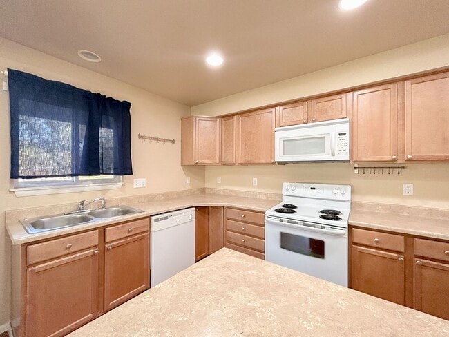 Building Photo - 12273 E Bates Cir