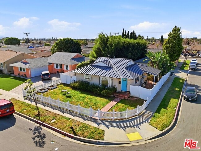 Foto del edificio - 15203 Yukon Ave