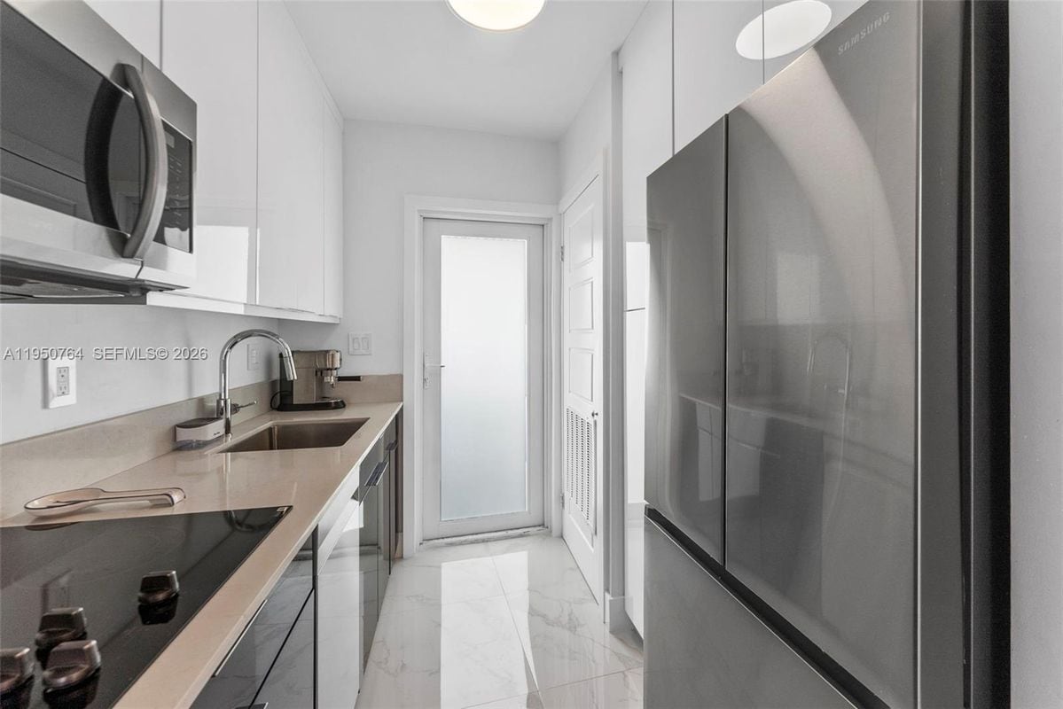 Foto del edificio - 3250 NE 28th St