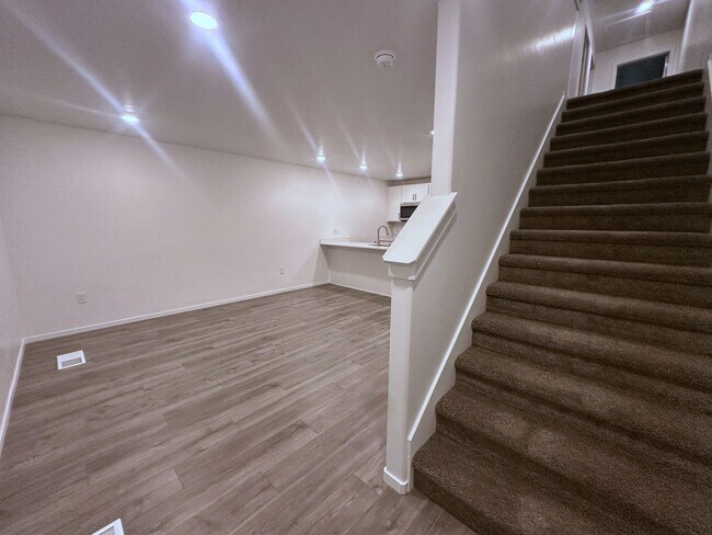 Foto del edificio - 3 Bedroom 2 bath with Garage- Townhouse