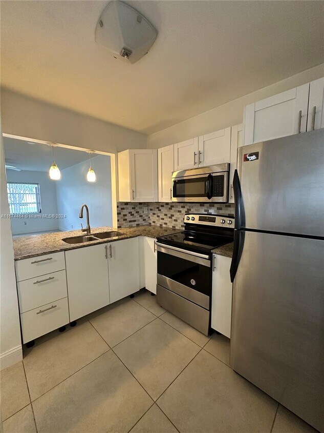Primary Photo - 2820 NE 201st Ter