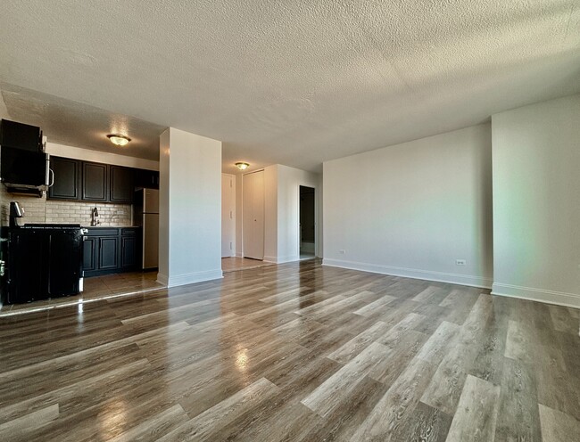 Foto del edificio - 3333 Broadway