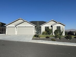 Building Photo - 707 Athens Dr