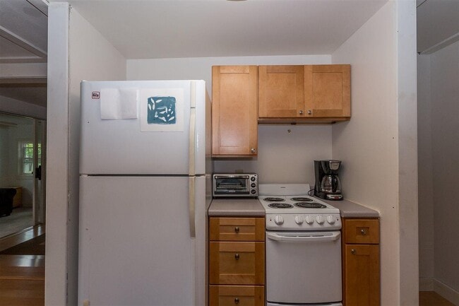 Building Photo - 108 Linden St