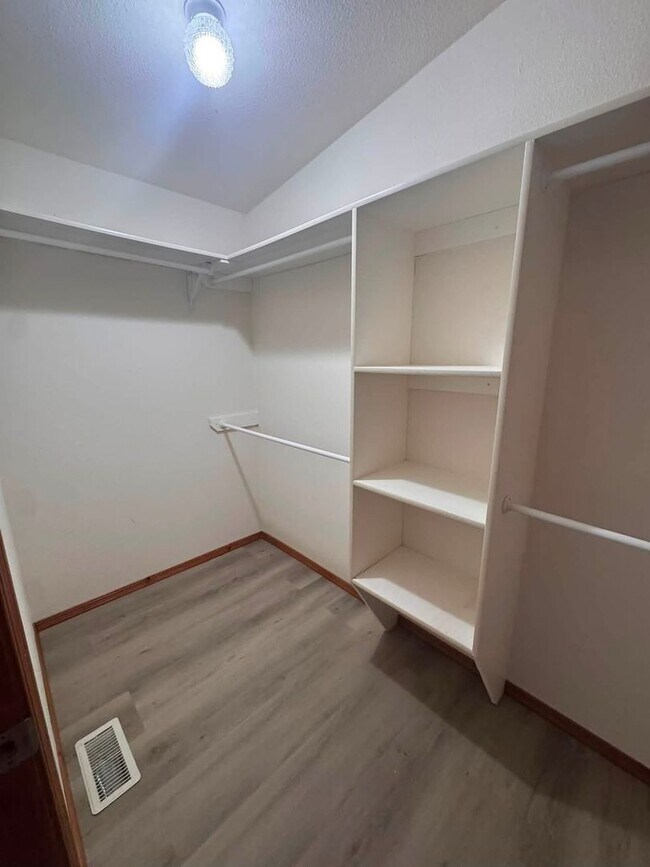 Foto del edificio - 31 Bloom Ln