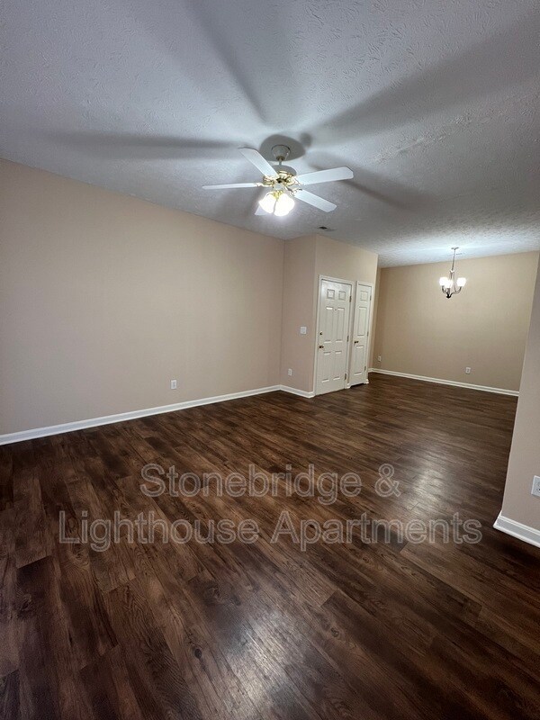 2111 Foghorn Dr Unit Bldg 7 N, Jeffersonville, IN 47130 Condo for