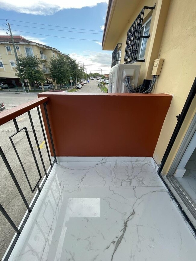 Foto del edificio - 47 NW 47th Ave