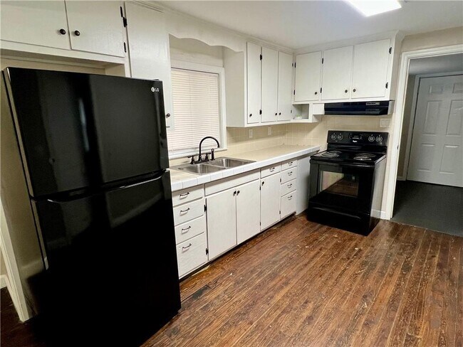 Building Photo - 4202 Whitlock St