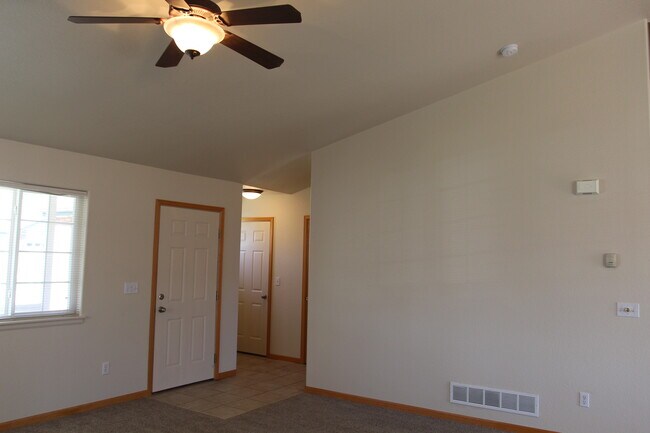 Building Photo - 4106 Rocky Ford Dr