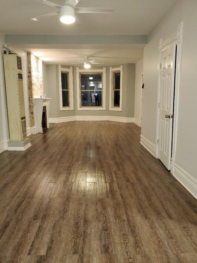 Foto del edificio - 2654 W Cermak Rd