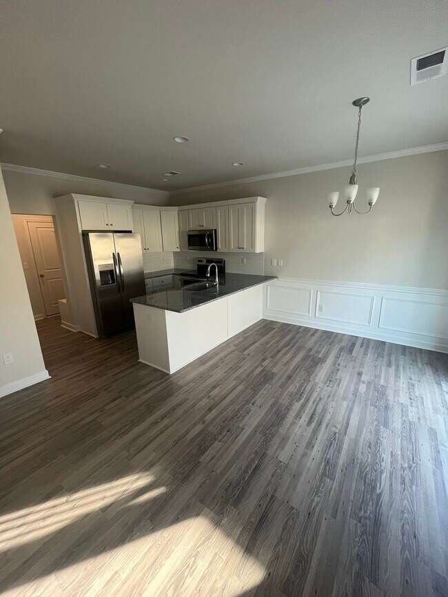 Kitchen - 4533 Victory Ln