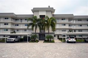 Building Photo - 305 Goodlette-Frank Rd