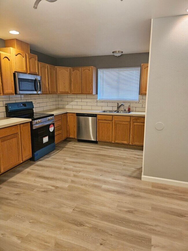 Foto del edificio - 1017 Lincoln St