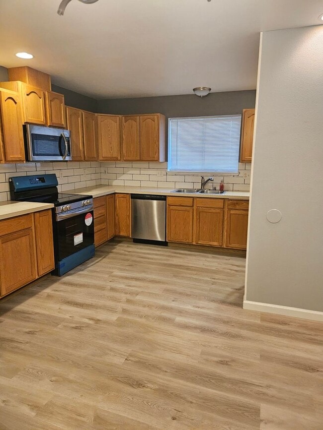 Building Photo - 1017 Lincoln St