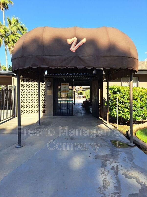 Foto del edificio - 4943 N Harrison Ave