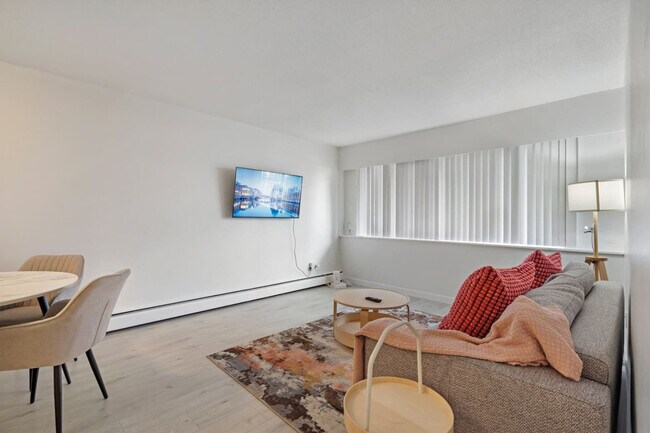 Photo du bâtiment - 2225 W 8th Ave