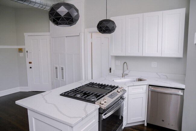 Foto del edificio - 3559 N Ashland Ave