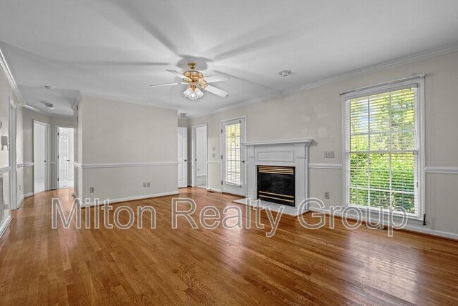 Building Photo - 464 Tirzah Dr