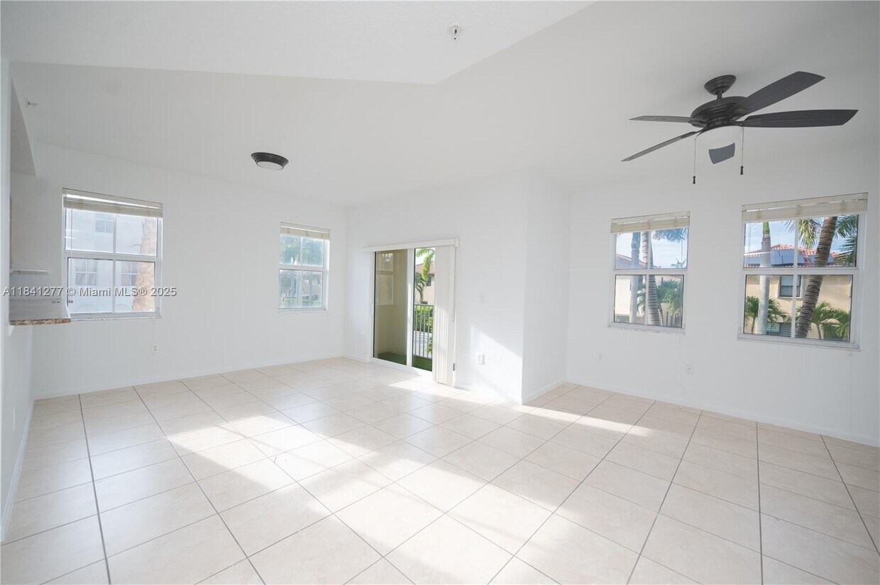 Foto principal - 11501 NW 89th St