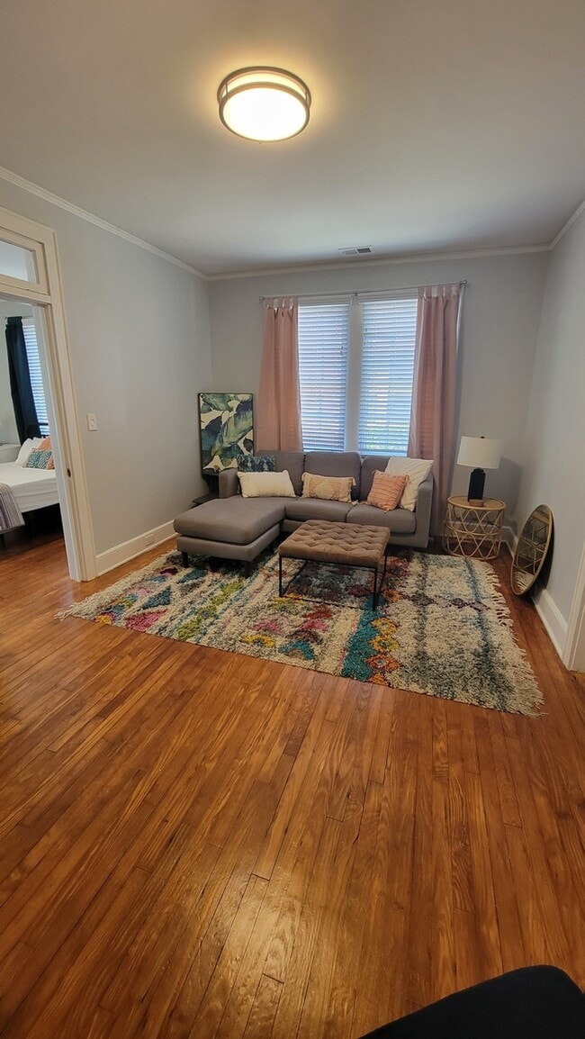 Building Photo - 2312 Marion St