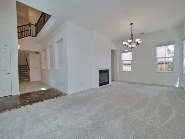 Building Photo - Gorgeous 4 Bed, 3.5 Bath in Brentwood