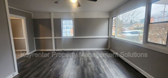 Foto del edificio - 527 S Magnolia Ave