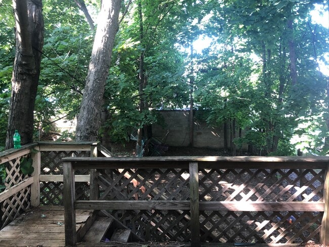 Building Photo - 76 Benkard Ave