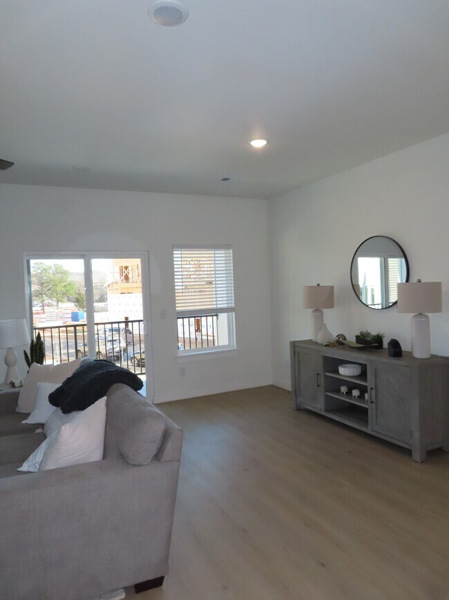 Foto del edificio - 1479 W Hendon St