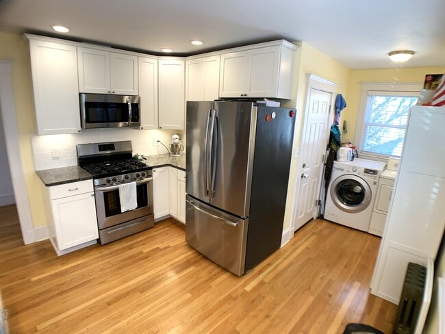 Building Photo - 36 Montvale St