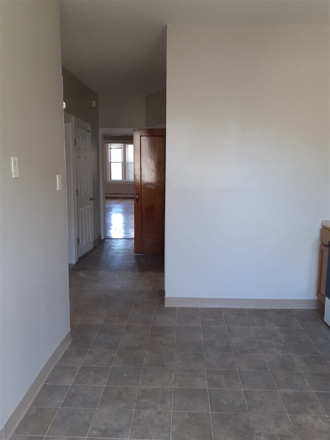 Foto del edificio - 1305 83rd St