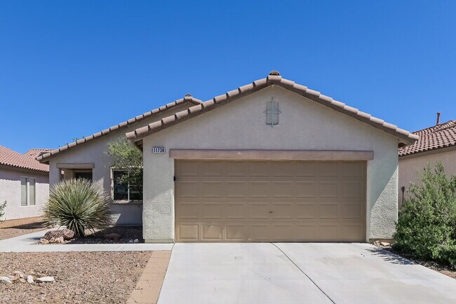 Building Photo - 11738 Magliana St