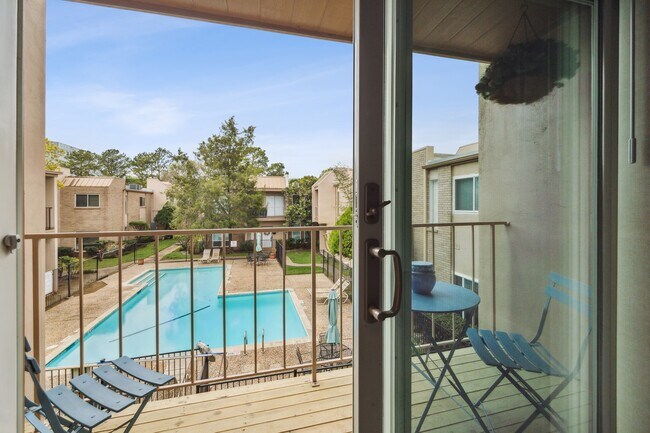 Building Photo - 1115 Augusta Dr