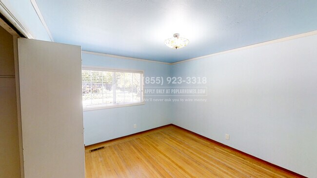 Building Photo - 1465 Redwood Dr
