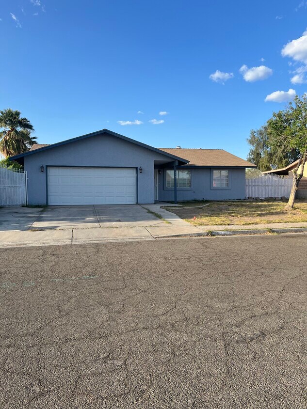 Foto principal - 4564 W 19th St