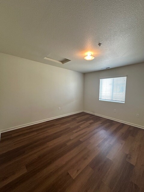 Foto del edificio - 1210 W Newlands Dr